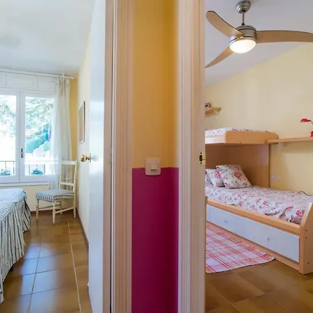Sleeps 6 Pool Apartament