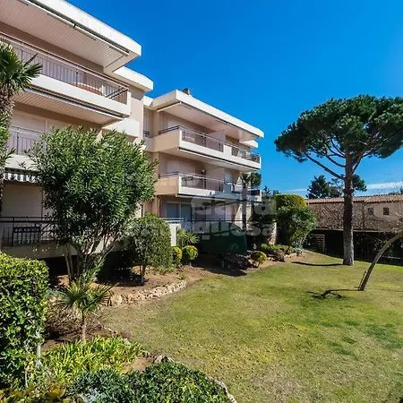 Sleeps 6 Pool Apartament *